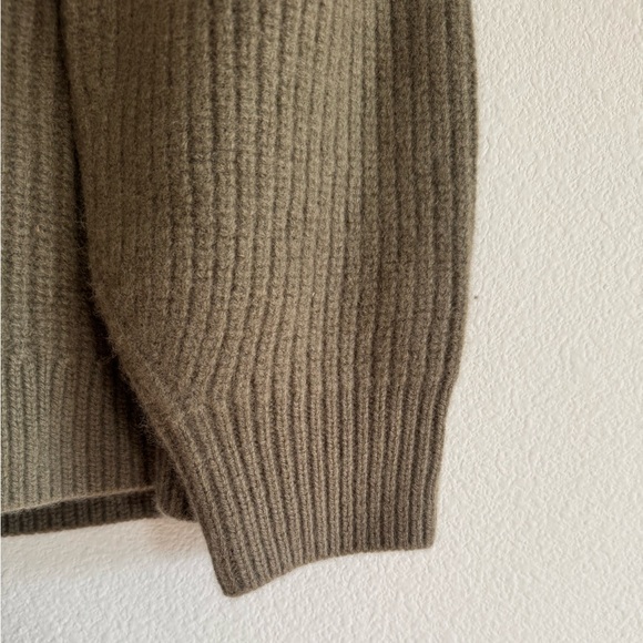 Everlane The Half Zip Sweater in Luxe Merino, Size Medium - Picture 6 of 9